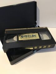 ビデオテープ本体とケース