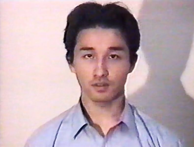 ファイル:どこかやつれた様子の男.jpg