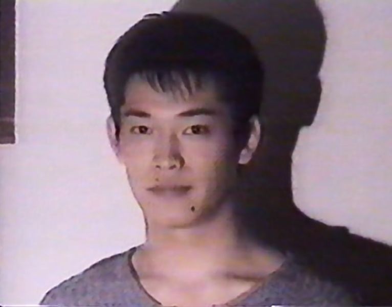 ファイル:唇の下にほくろがある男.jpg